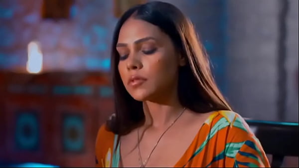 play with friend wife pussy while dinnet