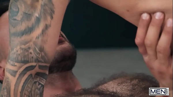 MEN - Sir Peter And John Brachalli&rsquo_s Poolside Kisses Lead To An Intense 69 And A Creamy Facial Finish